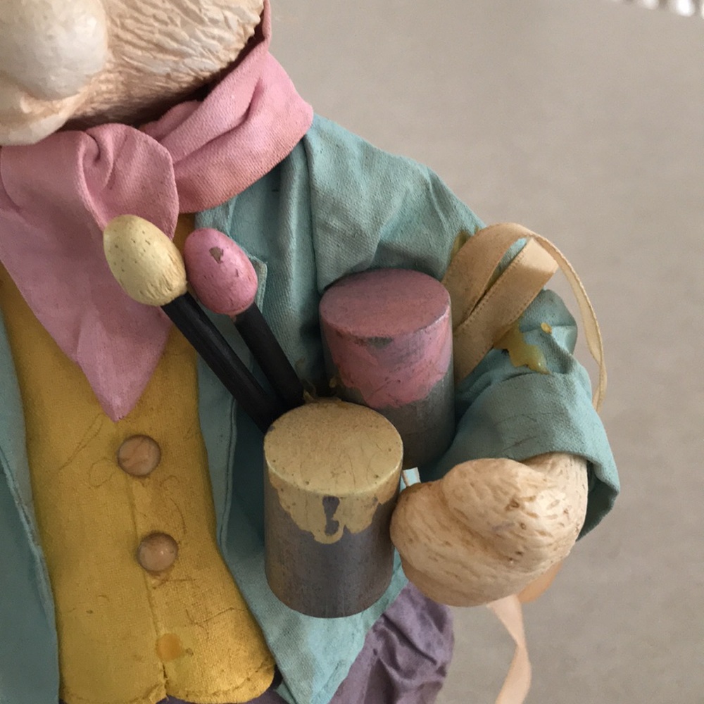 Adorable Easter bunny figurine - Picture 4 of 5